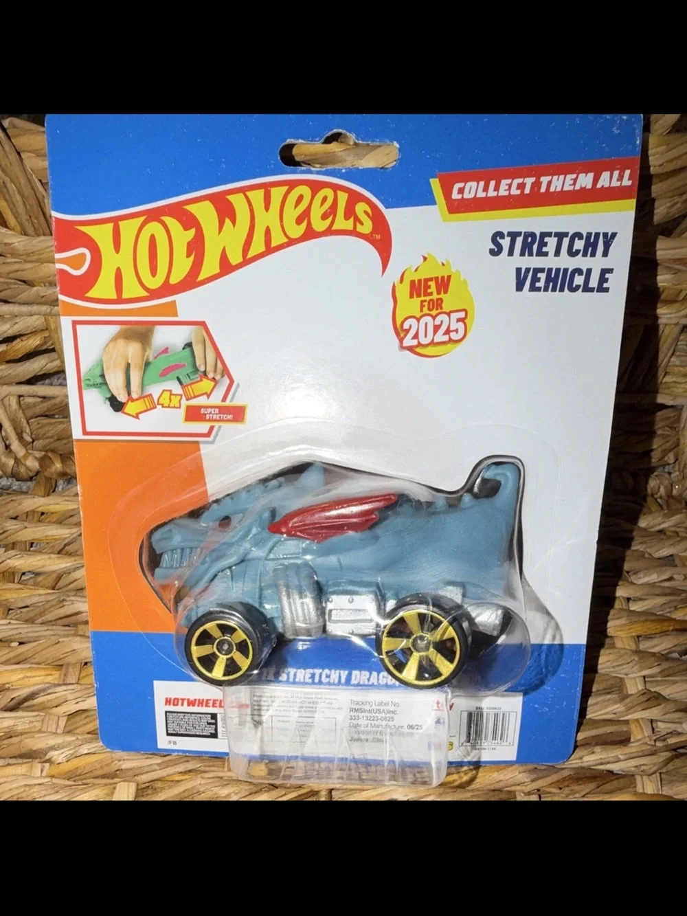 RMS Mattel Hot Wheels Stretchy Vehicle 4-Pack Spider , Crocodile, Dragon, Shark